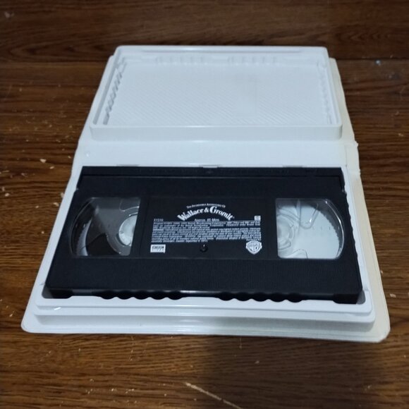 The Incredible Adventures of Wallace Gromit (VHS, Clamshell, 2000, BBC) 3 in 1 - Picture 6 of 7